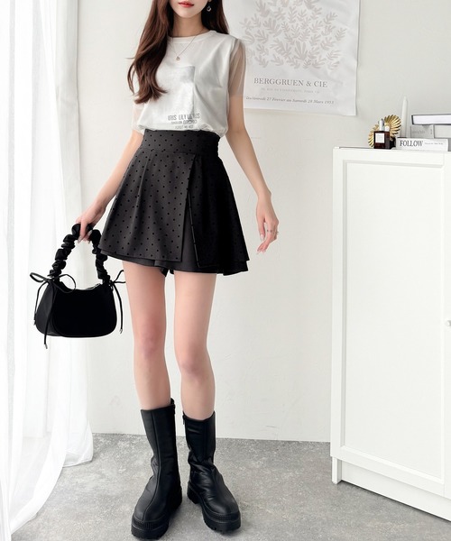 セール】ふんわりシルエットの魅力たっぷり。フロッキードット