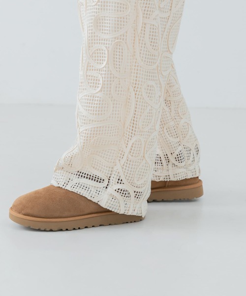 UGG（アグ）の「『WEB限定』UGG　CLASSIC ULTRA MINI（ブーツ・レディース・ブラック/ブラウン・6/8/5/7）」の6枚目の写真
