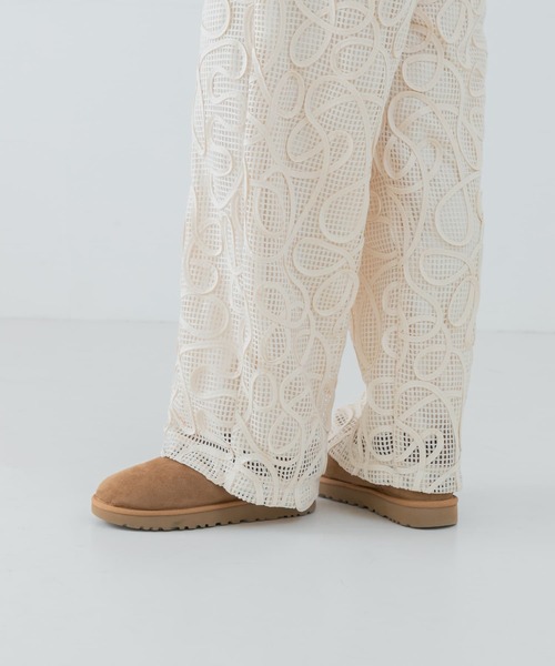 UGG（アグ）の「『WEB限定』UGG　CLASSIC ULTRA MINI（ブーツ・レディース・ブラック/ブラウン・6/8/5/7）」の7枚目の写真