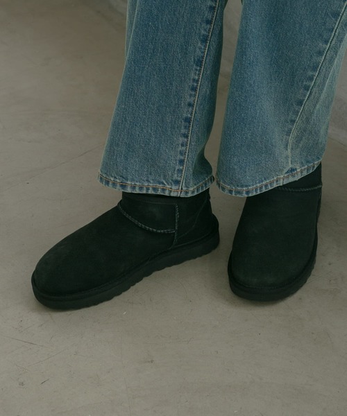 UGG（アグ）の「『WEB限定』UGG　CLASSIC ULTRA MINI（ブーツ・レディース・ブラック/ブラウン・6/8/5/7）」の11枚目の写真