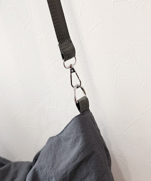 BLUEEAST(ブルーイースト)の「リボンパテッドバッグ(トートバッグ・レディース・ベージュ/ブラック/グレー/アイボリー/ブルー・FREE)」の19枚目の写真