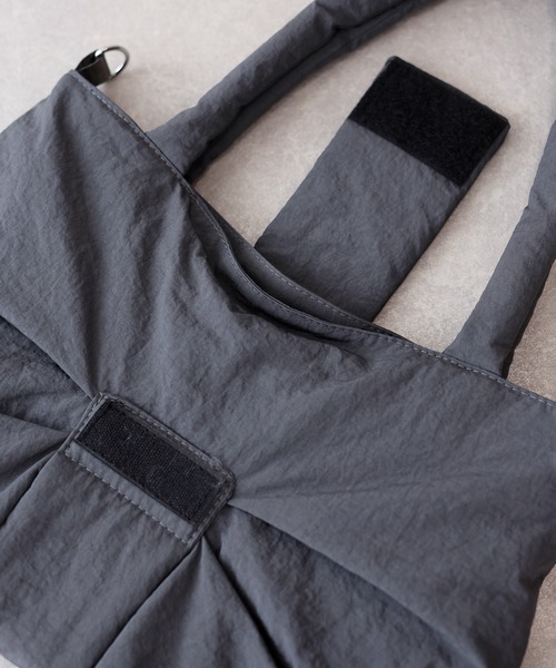 BLUEEAST(ブルーイースト)の「リボンパテッドバッグ(トートバッグ・レディース・ベージュ/ブラック/グレー/アイボリー/ブルー・FREE)」の21枚目の写真