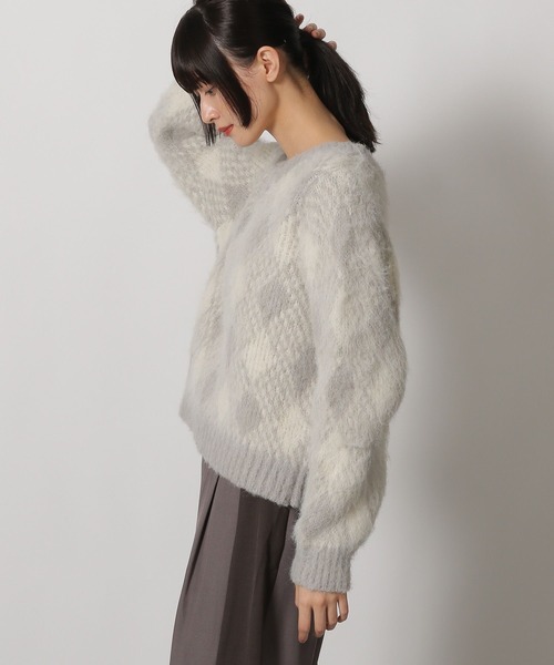 LAKOLE(ラコレ)の「2WAYアーガイル起毛Vネックプルオーバー / 204473(ニット/セーター・レディース・ピンク/グリーン/グレー・FREE)」の11枚目の写真