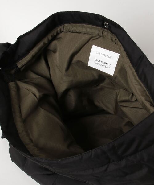 TAION(タイオン)の「TAION MILITARY DOWN SHOULDER BAG (TAION-SB01ML-1)(ショルダーバッグ・メンズ・ブラック/オリーブ・FREE)」の4枚目の写真