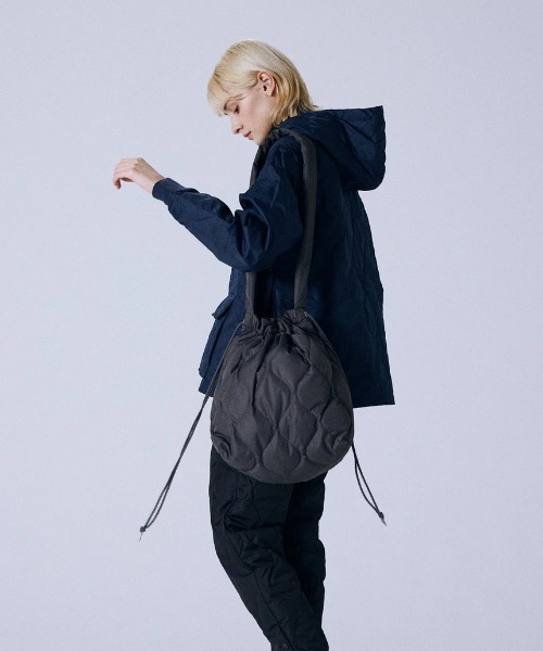 TAION(タイオン)の「TAION MILITARY DOWN SHOULDER BAG (TAION-SB01ML-1)(ショルダーバッグ・メンズ・ブラック/オリーブ・FREE)」の6枚目の写真