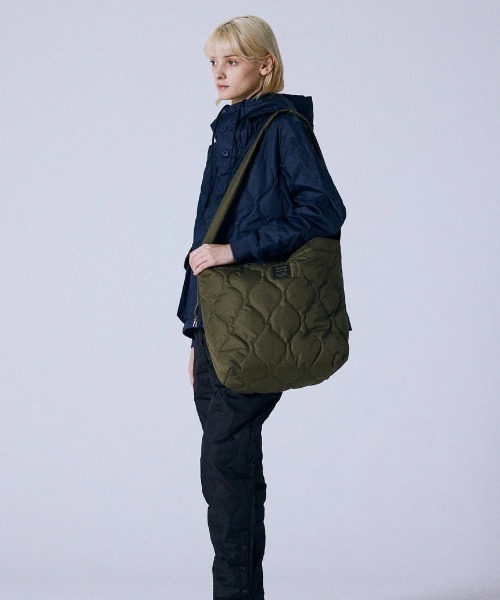 TAION(タイオン)の「TAION MILITARY DOWN SHOULDER BAG (TAION-SB01ML-1)(ショルダーバッグ・メンズ・ブラック/オリーブ・FREE)」の8枚目の写真