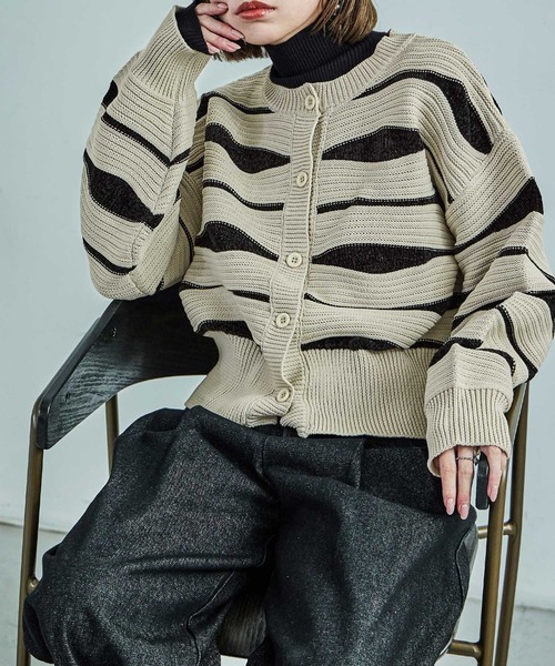 Fashion Letter(ファッションレター)の「なみなみ柄バルーンスリーブ ニットカーディガン(カーディガン/ボレロ・レディース・アイボリー/ブラック・M)」の4枚目の写真