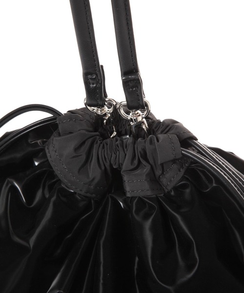 LAKOLE（ラコレ）の「ソフトエナメルラッフル2WAYショルダーバッグ / 252672（ショルダーバッグ・レディース・ブラック/シルバー・FREE）」の4枚目の写真