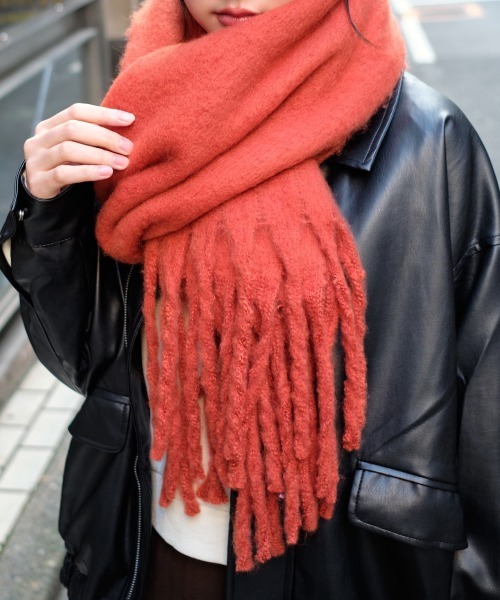 オレンジ色 フリンジ付きマフラー