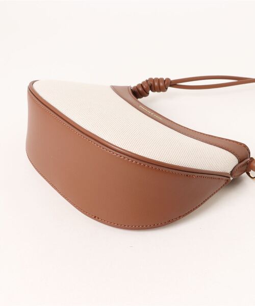 CHARLES & KEITH◆Sabine キャンバス カーブショルダーバッグ Sabine サビーヌ キャンバスノットストラップカーブショルダー