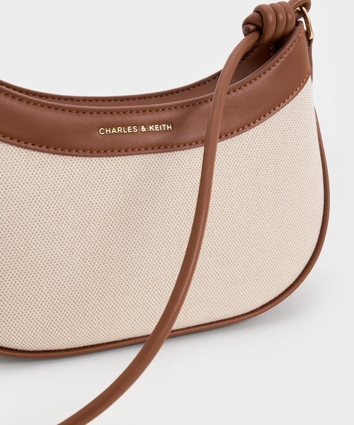CHARLES & KEITH◆Sabine キャンバス カーブショルダーバッグ Sabine サビーヌ キャンバスノットストラップカーブショルダー