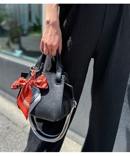 RIPANI/リパーニ】バイカラーショルダーベルト付牛革シュリンク加工