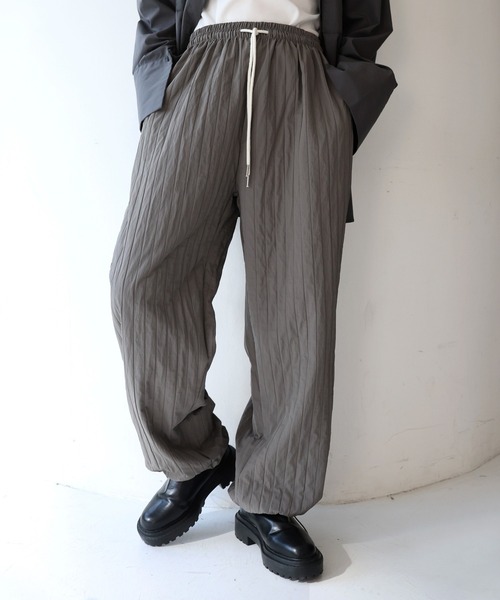 hellam(へラム)の「ナイロン ストライプトラックパンツ(その他パンツ・レディース・ブラウン/グレー/ブラック/アイボリー・FREE)」の3枚目の写真