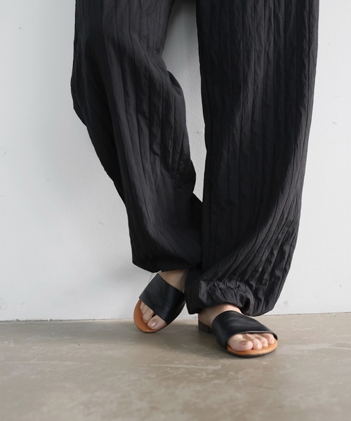 hellam(へラム)の「ナイロン ストライプトラックパンツ(その他パンツ・レディース・ブラウン/グレー/ブラック/アイボリー・FREE)」の8枚目の写真