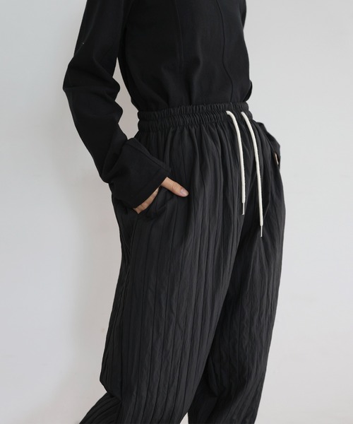 hellam(へラム)の「ナイロン ストライプトラックパンツ(その他パンツ・レディース・ブラウン/グレー/ブラック/アイボリー・FREE)」の7枚目の写真