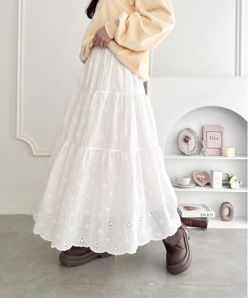 Loueme(ルエム)の「フラワー刺繍コットンレースティアードスカート(スカート・レディース・ホワイト/ライトブルー・FREE)」の13枚目の写真