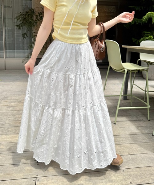 Loueme(ルエム)の「フラワー刺繍コットンレースティアードスカート(スカート・レディース・ホワイト/ライトブルー・FREE)」の19枚目の写真