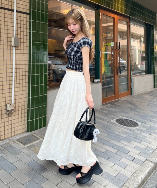 Loueme（ルエム）の「フラワー刺繍コットンレースティアードスカート（スカート・レディース・ホワイト/ライトブルー/アイボリー・FREE）」の18枚目の写真