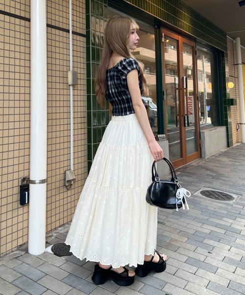 Loueme（ルエム）の「フラワー刺繍コットンレースティアードスカート（スカート・レディース・ホワイト/ライトブルー/アイボリー・FREE）」の20枚目の写真