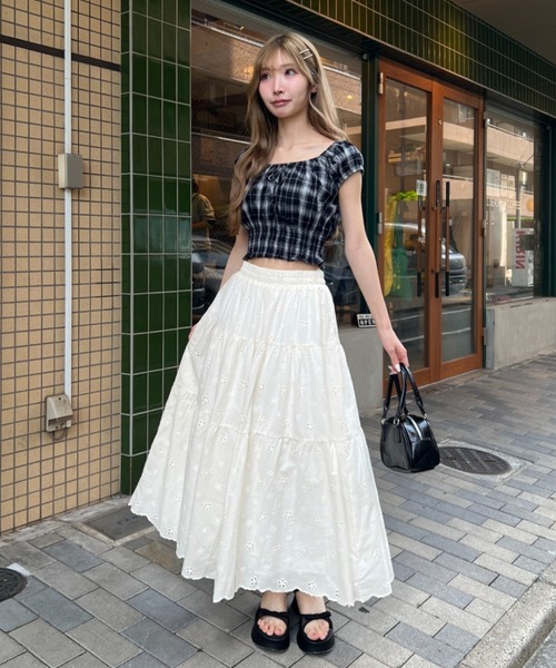 Loueme（ルエム）の「フラワー刺繍コットンレースティアードスカート（スカート・レディース・ホワイト/ライトブルー/アイボリー・FREE）」の22枚目の写真