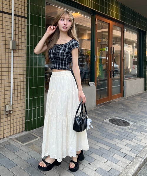 Loueme（ルエム）の「フラワー刺繍コットンレースティアードスカート（スカート・レディース・ホワイト/ライトブルー/アイボリー・FREE）」の21枚目の写真