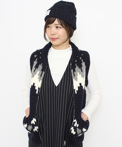 CIAOPANIC TYPY(チャオパニックティピー)の「【親子で着られる】ハンドニットカウチンベスト(ベスト・レディース・ホワイト/ネイビー/ベージュ・FREE)」の3枚目の写真