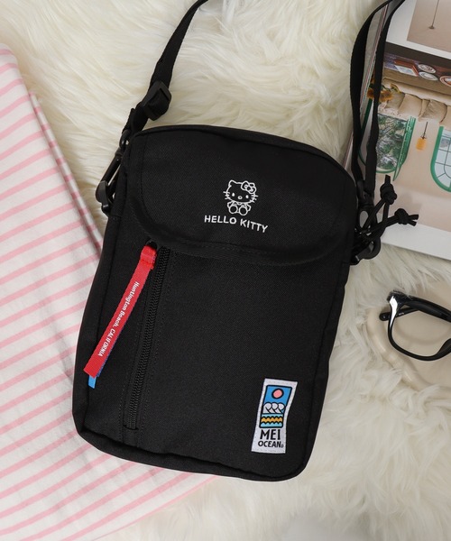 PEANUTS（ピーナッツ）の「MEI OCEAN キャラクター タテ型ショルダーバッグ（ショルダーバッグ・レディース・ブラック/ブラック系2/ブラック系1/ブラック系3/ブラック系・FREE）」の5枚目の写真