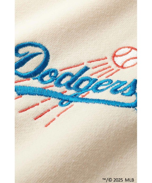 IEDIT(イディット)の「IEDIT オリジナルMLBデザインクーパーズタウンコレクション 往年のロゴを楽しむモモンガシルエットの八分袖スウェット(スウェット・レディース・スミクロ/ブラウン/アイボリー・LL/L/M/3L/4L/S)」の18枚目の写真