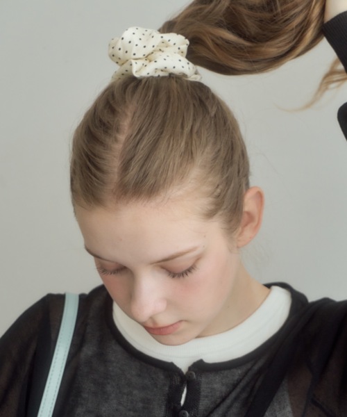 Birthday room（バースデイルーム）の「ドット柄シュシュ/dot scrunchie（シュシュ・レディース・ブラック/アイボリー・FREE）」の10枚目の写真