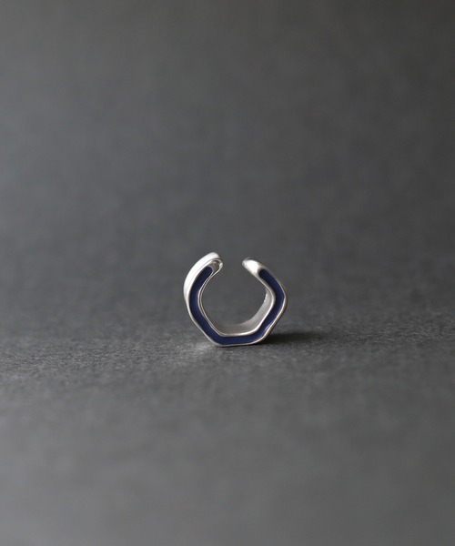 TEN.(テン)の「SILVER925 ファネルイヤーカフ(イヤーカフ・レディース・ネイビー/ホワイト/ダークブラウン/ピンク・FREE)」の3枚目の写真