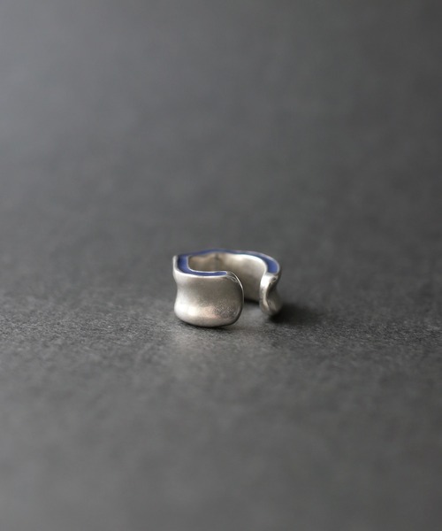 TEN.(テン)の「SILVER925 ファネルイヤーカフ(イヤーカフ・レディース・ネイビー/ホワイト/ダークブラウン/ピンク・FREE)」の11枚目の写真