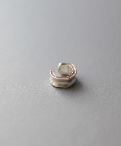 TEN.(テン)の「SILVER925 ファネルイヤーカフ(イヤーカフ・レディース・ネイビー/ホワイト/ダークブラウン/ピンク・FREE)」の14枚目の写真