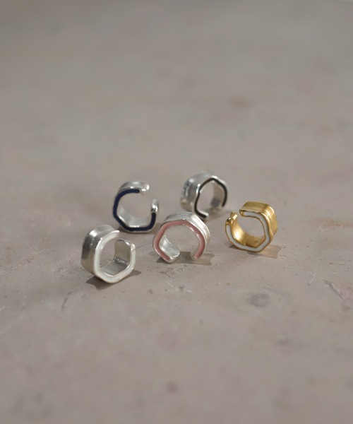 TEN.(テン)の「SILVER925 ファネルイヤーカフ(イヤーカフ・レディース・ネイビー/ホワイト/ダークブラウン/ピンク・FREE)」の17枚目の写真