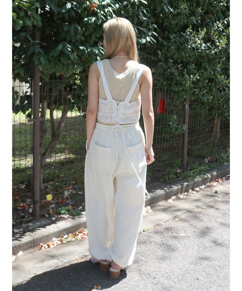 Ungrid(アングリッド)の「バックレースアップコットンキャミ(キャミソール・レディース・ブラック/オフホワイト・FREE)」の9枚目の写真