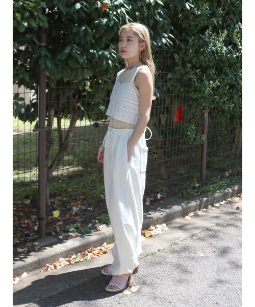 Ungrid(アングリッド)の「バックレースアップコットンキャミ(キャミソール・レディース・ブラック/オフホワイト・FREE)」の10枚目の写真