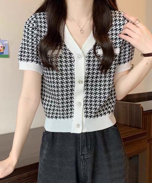 WESTSEA（ウエストシー）の「千鳥格子 Vネック 半袖カーディガン 花柄ラインストーンボタン（ニット/セーター・レディース・ブラック/オフホワイト・FREE）」の3枚目の写真