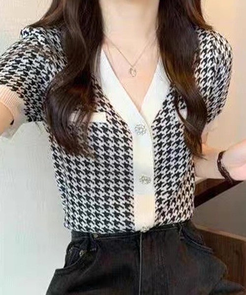 WESTSEA（ウエストシー）の「千鳥格子 Vネック 半袖カーディガン 花柄ラインストーンボタン（ニット/セーター・レディース・ブラック/オフホワイト・FREE）」の4枚目の写真