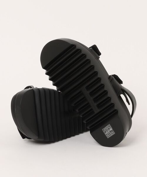 CHARLES & KEITH(チャールズ & キース)の「ダブルストラップ フラットフォームサンダル(サンダル・レディース・クリーム/ブラック/ライトピンク・22.5cm/23cm/23.5cm/24.5cm/25cm/25.5cm/26.5cm)」の8枚目の写真