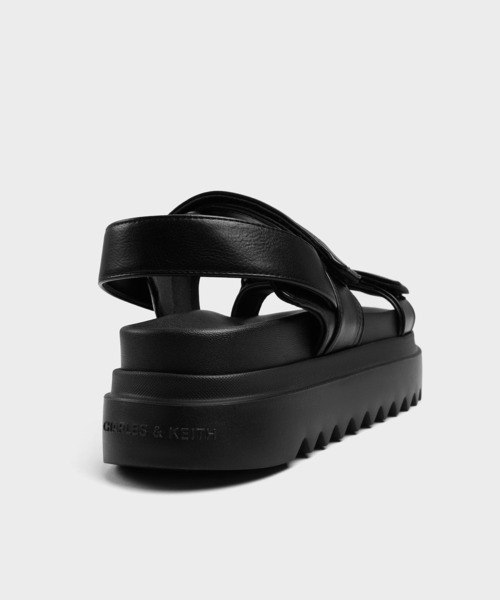 CHARLES & KEITH(チャールズ & キース)の「ダブルストラップ フラットフォームサンダル(サンダル・レディース・クリーム/ブラック/ライトピンク・22.5cm/23cm/23.5cm/24.5cm/25cm/25.5cm/26.5cm)」の7枚目の写真