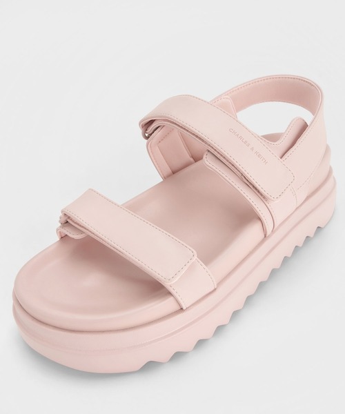 CHARLES & KEITH(チャールズ & キース)の「ダブルストラップ フラットフォームサンダル(サンダル・レディース・クリーム/ブラック/ライトピンク・22.5cm/23cm/23.5cm/24.5cm/25cm/25.5cm/26.5cm)」の11枚目の写真