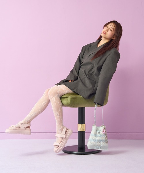 CHARLES & KEITH(チャールズ & キース)の「ダブルストラップ フラットフォームサンダル(サンダル・レディース・クリーム/ブラック/ライトピンク・22.5cm/23cm/23.5cm/24.5cm/25cm/25.5cm/26.5cm)」の22枚目の写真