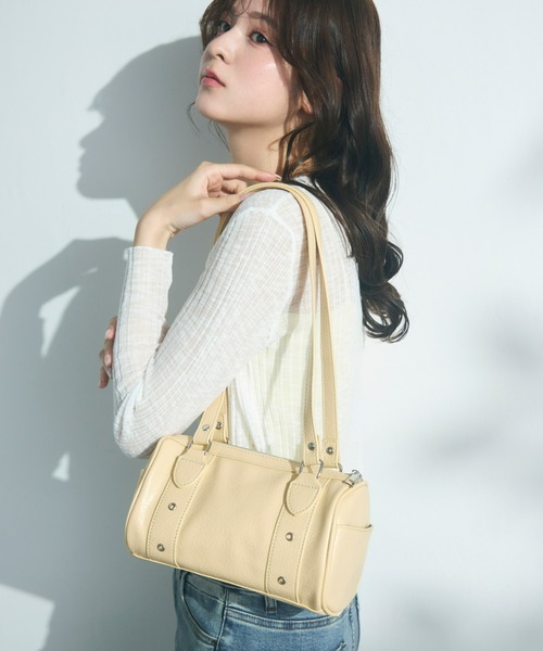 Olu.（オルドット）の「ラウンドボストンバッグ（ボストンバッグ・レディース・レモンイエロー/ブラック/ホワイト/ピンク/ライム・FREE）」の4枚目の写真