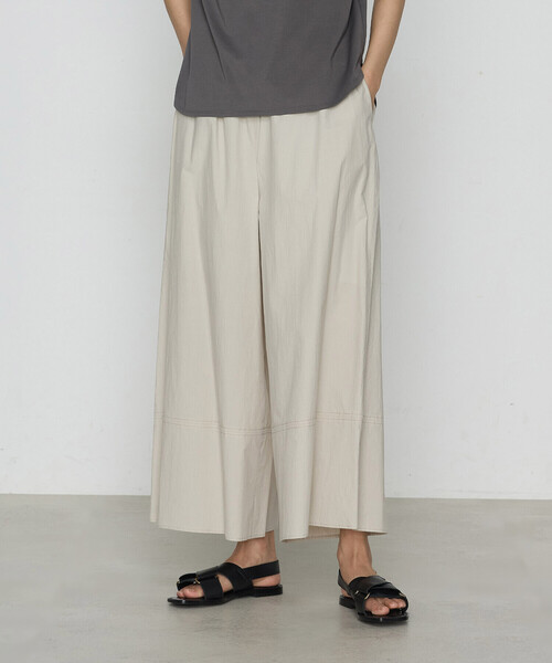 K.T KIYOKO TAKASE(キヨコタカセ)の「コットンタイプライター ギャザーワイドパンツ(その他パンツ・レディース・ライトグレー/チャコール/キャメル/ベージュ/オリーブ・9号/7号)」の8枚目の写真