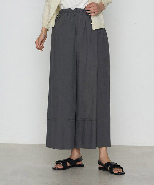 K.T KIYOKO TAKASE(キヨコタカセ)の「コットンタイプライター ギャザーワイドパンツ(その他パンツ・レディース・ライトグレー/チャコール/キャメル/ベージュ/オリーブ・9号/7号)」の11枚目の写真