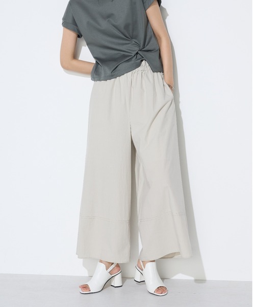 K.T KIYOKO TAKASE(キヨコタカセ)の「コットンタイプライター ギャザーワイドパンツ(その他パンツ・レディース・ライトグレー/チャコール/キャメル/ベージュ/オリーブ・9号/7号)」の3枚目の写真