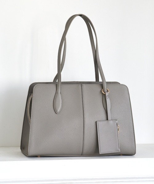 12Twelve Agenda（トゥエルブ　アジェンダ）の「【A4収納可能】パスケース付A4トートバッグ（トートバッグ・レディース・チャコールグレー/グレイッシュベージュ/ベージュ・FREE）」の3枚目の写真