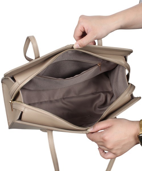 12Twelve Agenda（トゥエルブ　アジェンダ）の「【A4収納可能】パスケース付A4トートバッグ（トートバッグ・レディース・チャコールグレー/グレイッシュベージュ/ベージュ・FREE）」の19枚目の写真