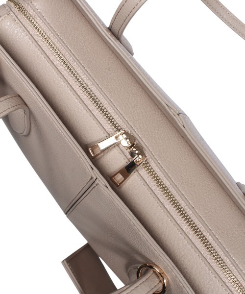 12Twelve Agenda（トゥエルブ　アジェンダ）の「【A4収納可能】パスケース付A4トートバッグ（トートバッグ・レディース・チャコールグレー/グレイッシュベージュ/ベージュ・FREE）」の16枚目の写真