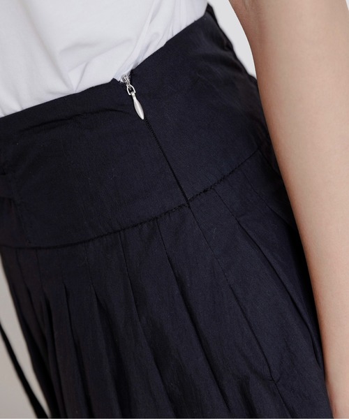 Eimee Law（エイミーロウ）の「ベルテッド タックプリーツスカート（スカート・レディース・ブラウン/ブラック/アイボリー/ダークグレー・FREE）」の20枚目の写真