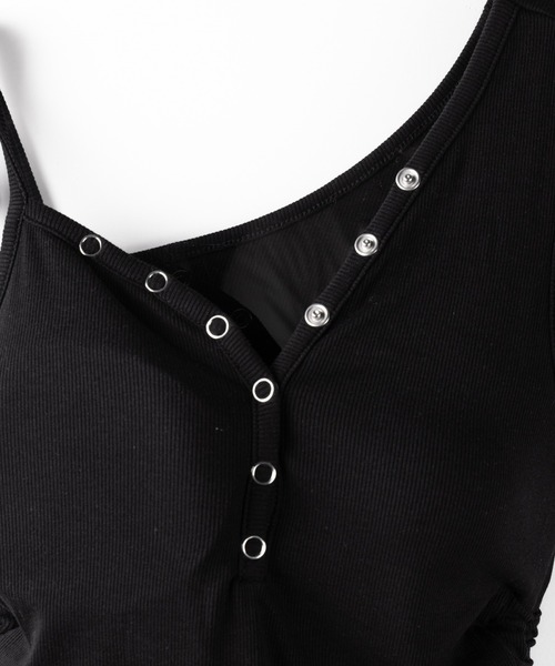 me+em select(ミームセレクト)の「【 2color 】ショルダーリボンシャーリングキャミタンクトップ/ shoulder ribbon shirring cami tank top(キャミソール・レディース・ブラック/ホワイト・FREE)」の22枚目の写真